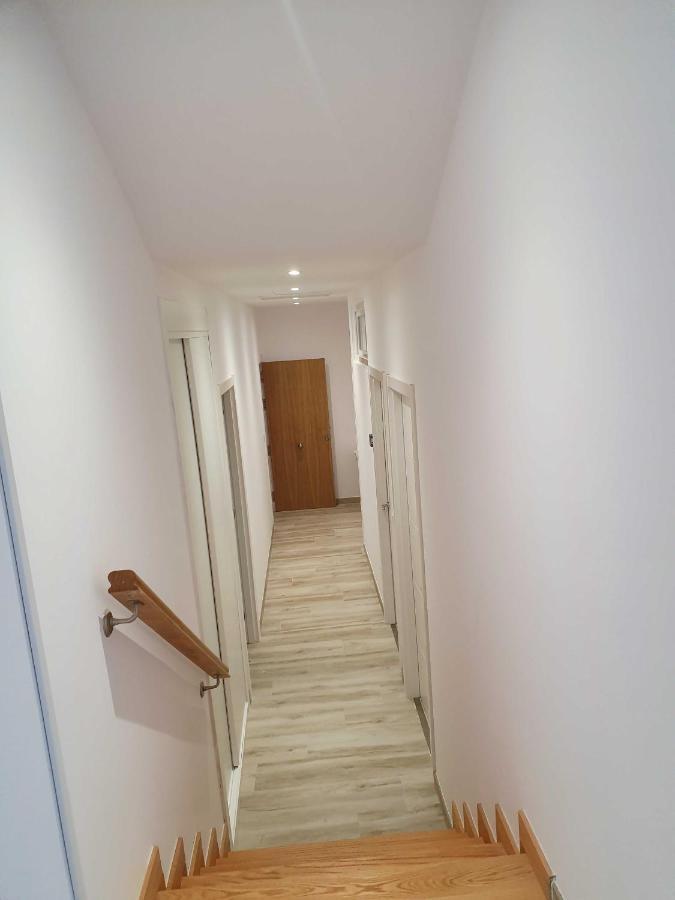 Acogedor Apartamento En El Centro De Monforte Монфорте-де-Лемос Экстерьер фото